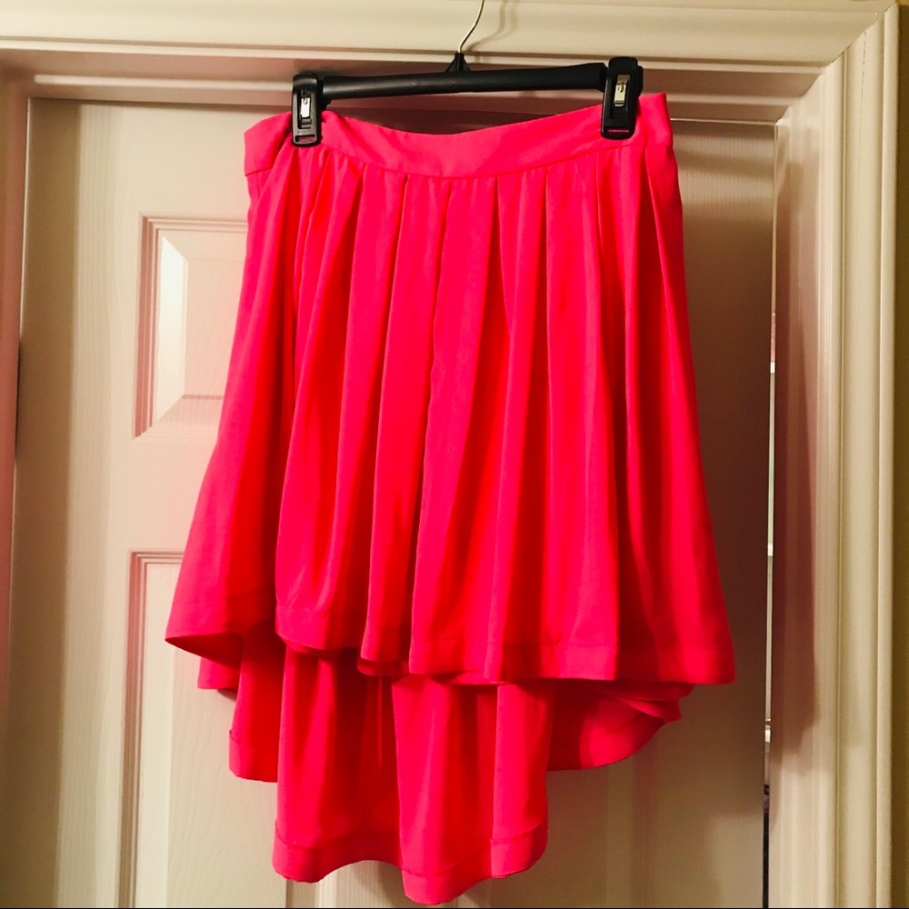 Express Short Hi-low skirt